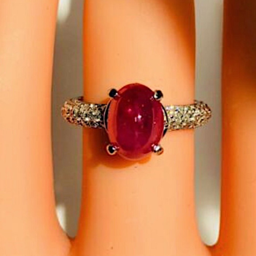 18kt 4.70ct Genuine Ruby Diamond Ladys  Engagement Ring